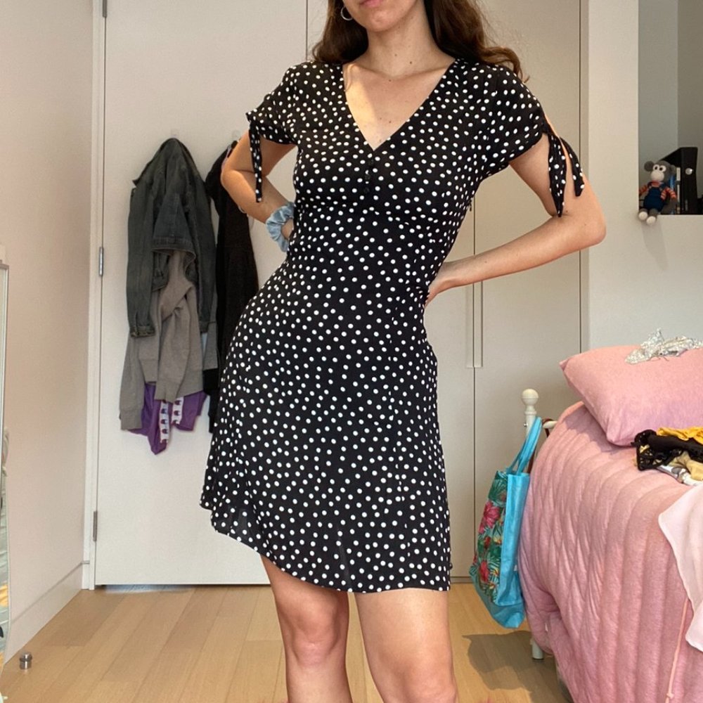black polka dot summer dress 🧸